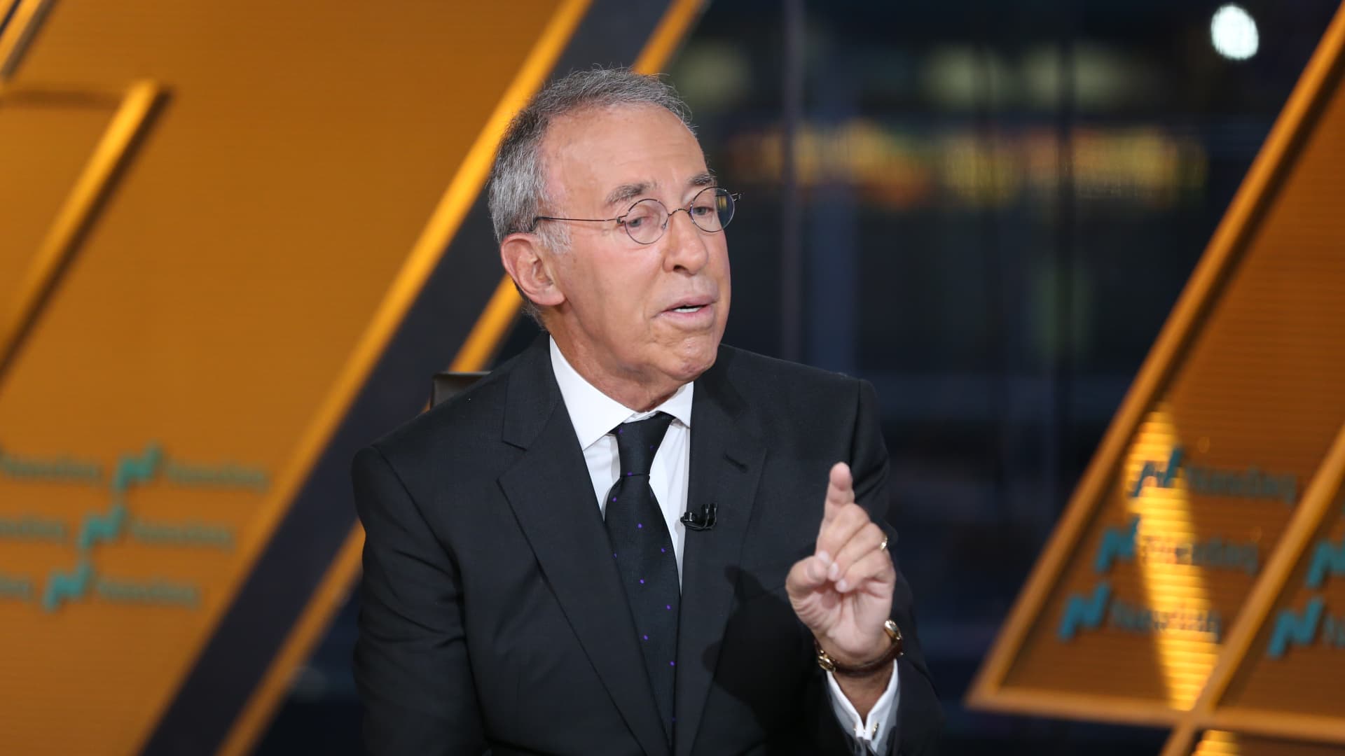 Investor Ron Baron Views Tech Selloff as a Chance and Plans to Retain Tesla Stake – Mirror Brief